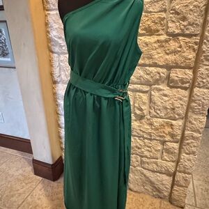 Elegant Green One-Shoulder Dress